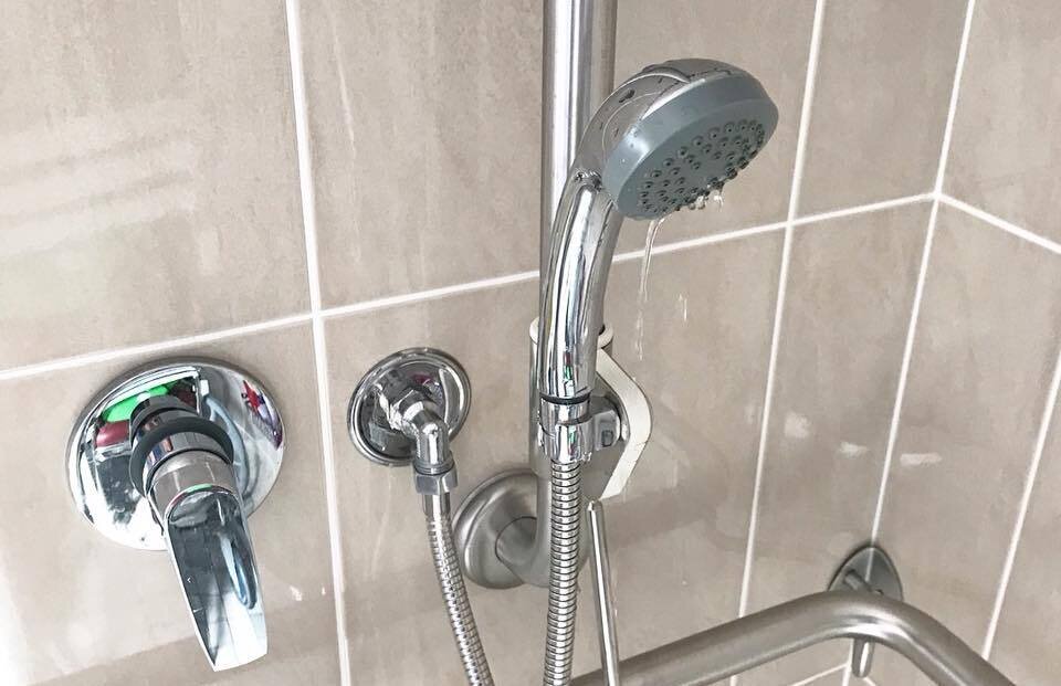 How to Fix a Leaking Shower Tap